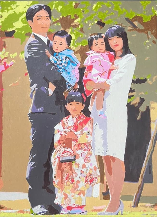 晴れ着の家族を描いた作品